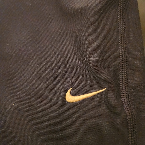 NIKE bundle 🏃🏼♀️💪❤️ - Picture 11 of 13